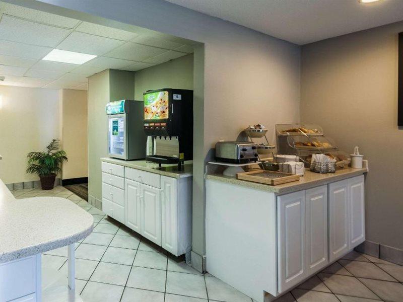 Quality Inn Solomons - Beacon Marina Esterno foto