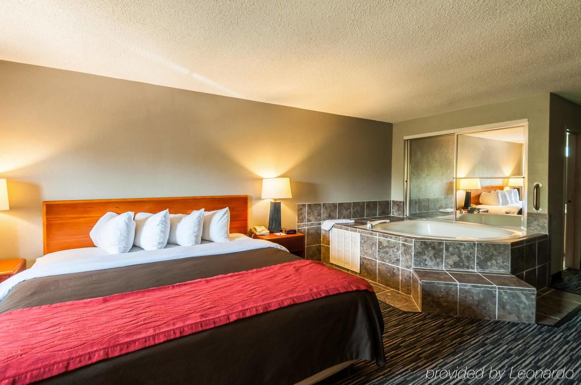 Quality Inn Solomons - Beacon Marina Esterno foto