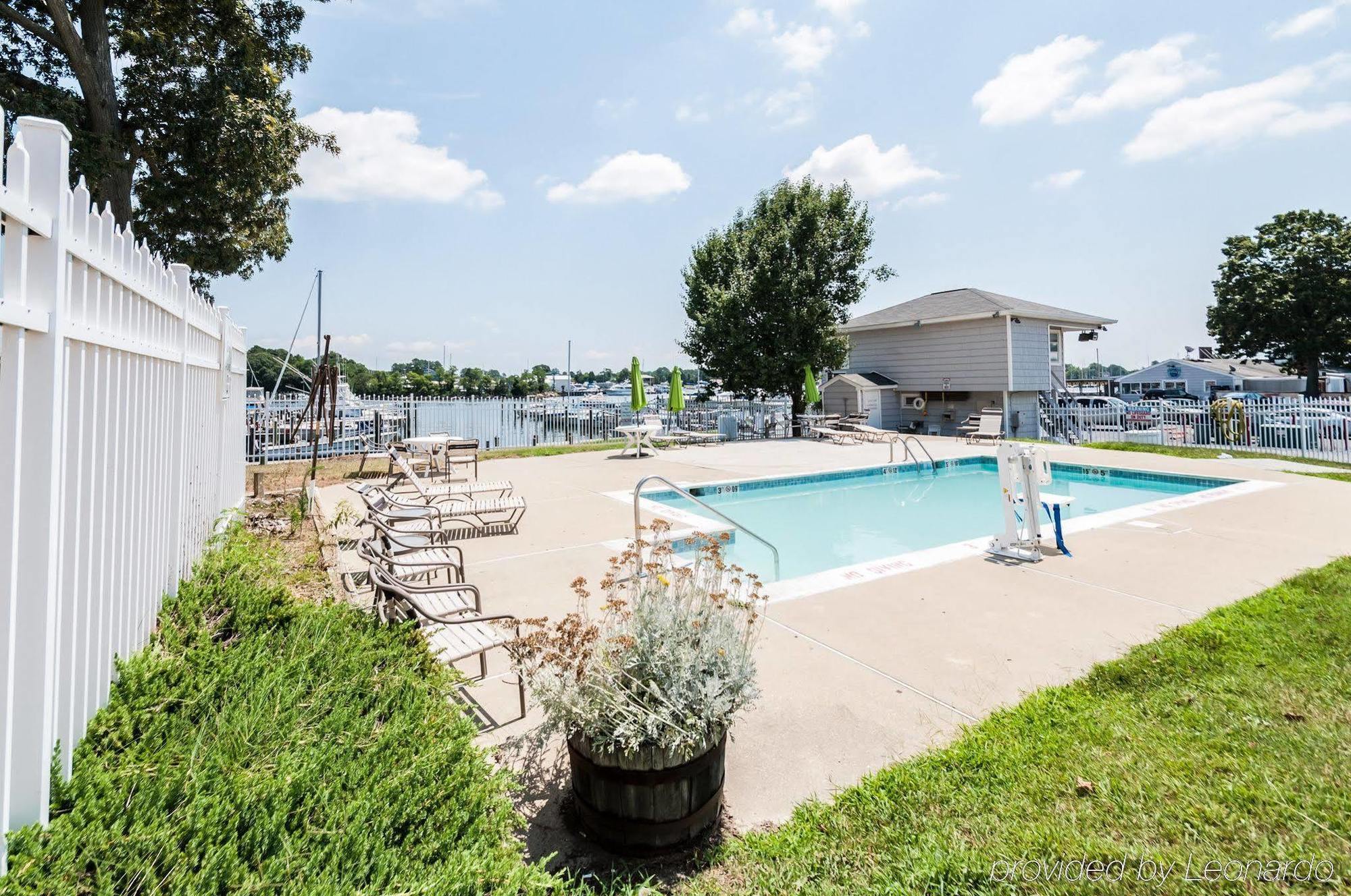 Quality Inn Solomons - Beacon Marina Esterno foto